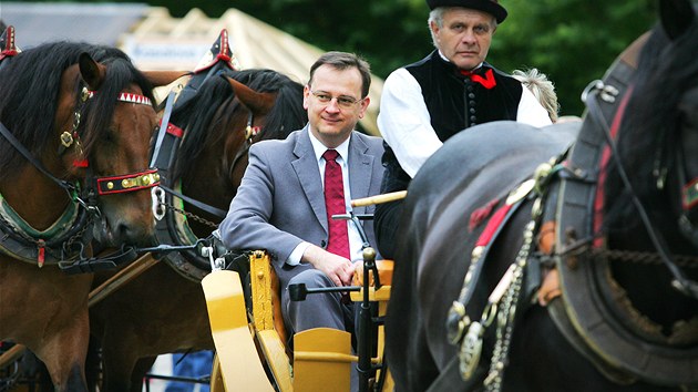 Petr Neas navtvil v srpnu 2010 eskobudjovick veletrh Zem ivitelka. Tehdy se mu podailo usednout do premirskho kesla, i kdy parlamentn volby vyhrla SSD. 