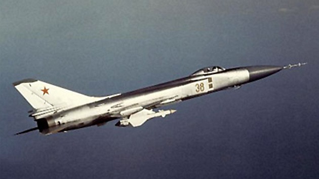 Suchoj Su-15. Letoun, kter� mo�n� sv�m pr�letem zp�sobil p�d st�ha�ky s Gagarinem. 