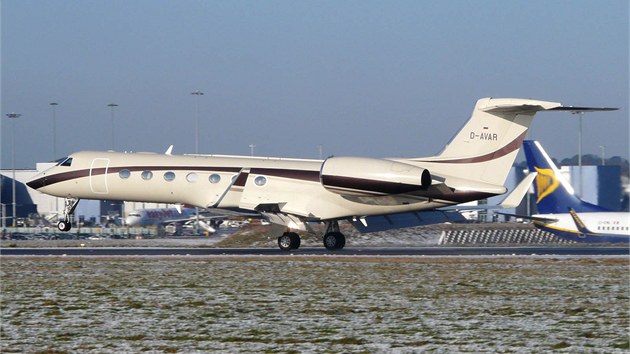 Luxusn privtn trysk Gulfstream G550 bude te asto mit na praskou Ruzyni. Jeho novm majitelem se stal Ji mejc.