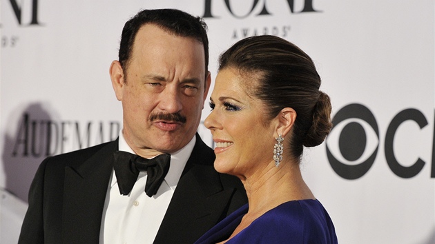 Tom Hanks a Rita Wilsonov (9. ervna 2013)