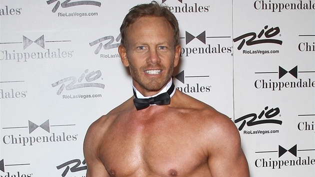 Ian Ziering se ve svm vku me pochlubit udrovanou postavou.