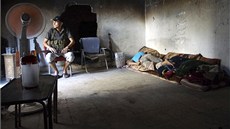 Syrí povstalci odpoívají ve mst Dajr az-Zaur  (17. ervna 2013)
