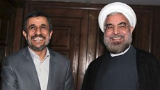 Nov zvolený íranský prezident Hasan Ruhání (vpravo) a jeho pedchdce Mahmúd...