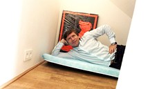 Architekt Adam Rujbr v minibyt� o rozloze 21 metr� �tvere�ních. Projekt s