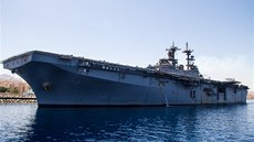 Americká výsadková loď USS Kearsarge na vojenském cvičení Eager Lion v Jordánsku