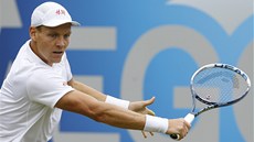 Tomá� Berdych na turnaji v londýnském Queen's Clubu