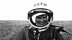 Během přípravy se nacvičovaly i seskoky v kosmickém skafandru – Těreškovová