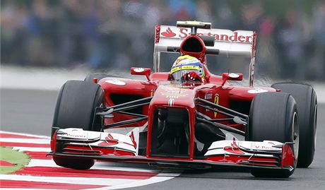 V druhém tréninku na Velkou cenu Británie rozbil svj vz Felipe Massa ze stáje