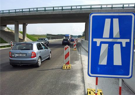 Nov otevený úsek dálnice D3 z Tábora do Veselí nad Lunicí. (28. ervna 2013)