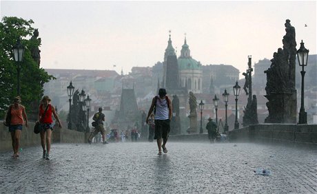 Od pondlí do tvrtka pítího týdne bude podle pedpovdi zataeno a obas pijde dé. Denní teploty se udrí mezi 16 a 21 °C, na východ bude zpoátku kolem 23 °C. Ilustraní foto