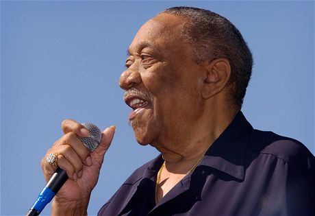 Bobby "Blue" Bland vystoupil v roce 2005 na 26. Long Beach Blues Festivallu v