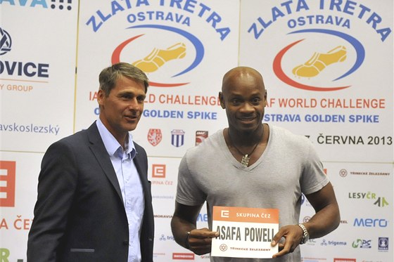 Jamajský sprinter Asafa Powell je jednou z hvzd Zlaté tretry, vlevo je editel