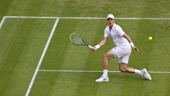 POHODOVÝ START. Tomá Berdych na úvod Wimbledonu suverénn zdolal Slováka Kliana.