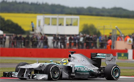 V druhém tréninku na Velkou cenu Británie byl nejrychlejí Nico Rosberg ze