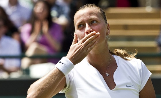 POLIBKY. eská tenistka Petra Kvitová postoupila do osmifinále Wimbledonu a