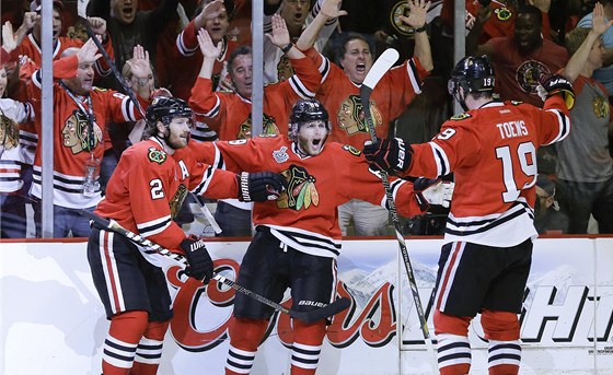 Slavný Stanley Cup budou v nové sezon obhajovat hokejisté Chicaga Blackhawks.