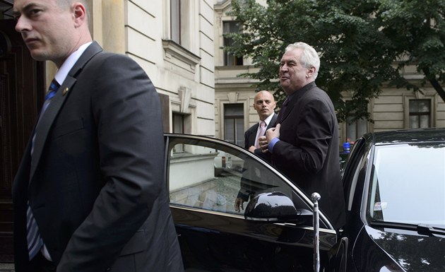 Prezident Milo� Zeman p�ijí�dí 24. �ervna v Praze na plenární zasedání Rady...