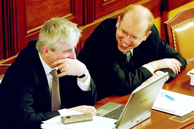 Ji�í Rusnok a Bohuslav Sobotka se spole�n� potkali ve vlád� Vladimíra �pidly.
