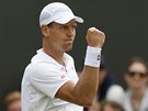 SUVERÉN. eský tenista Tomá Berdych v pohod postoupil do 3. kola Wimbledonu.