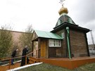 Na rozdíl od stalinistické éry mají vzni k dispozici pravoslavný kostel.