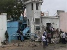 Teroristický útok na budovu OSN v somálském Mogadiu zabil nejmén 22 lidí. 