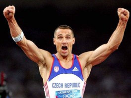 2004 OLYMPIJSKÉ ZLATO. ebrle na vrcholu! Je olympijským vítzem v Aténách,...