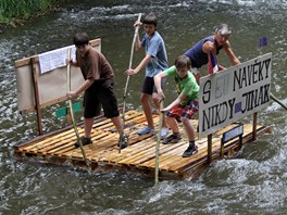 29. roník tradiní Neckyády na ece Svratce ve Veverské Bítýce na Brnnsku.