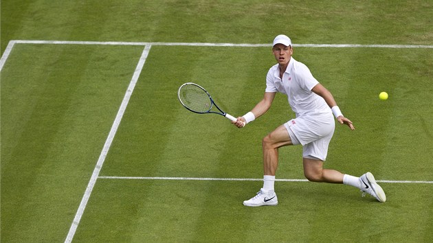 TRAVIKA ZELENÁ, TO JE MOJE POT̊ENÍ. Tomá Berdych v 1. kole Wimbledonu