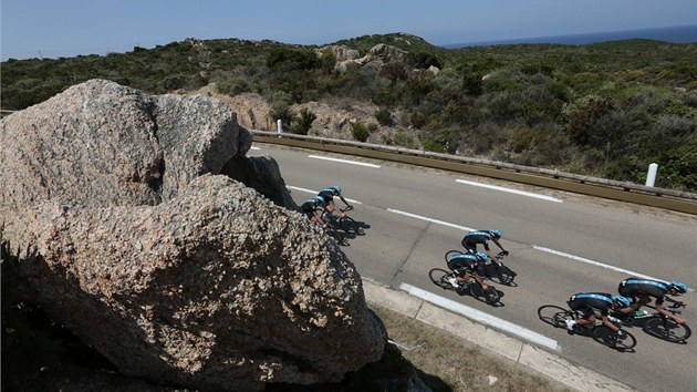 Cyklist tmu Sky se pipravuj na Tour de France.