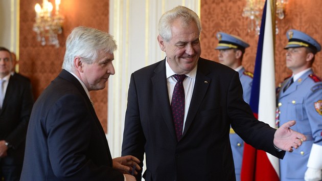 Prezident Milo Zeman jmenoval novým premiérem Jiího Rusnoka (25. ervna 2013)