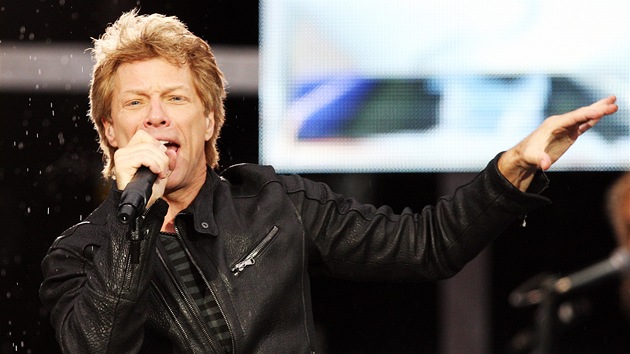 Kapela Bon Jovi vystoupila po dvaceti letech v Praze. (Eden, 24. června 2013)