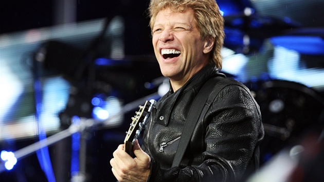 Kapela Bon Jovi vystoupila po dvaceti letech v Praze. (Eden, 24. června 2013)