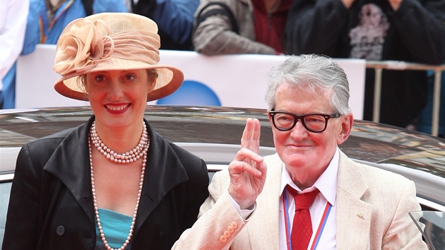 Vojt�ch Jasn� p�evzal od Ji��ho Barto�ky Cenu prezidenta festivalu a uvedl digit�ln� restaurovanou verzi sv�ho filmu V�ichni dob�� rod�ci (29. �ervna 2013).