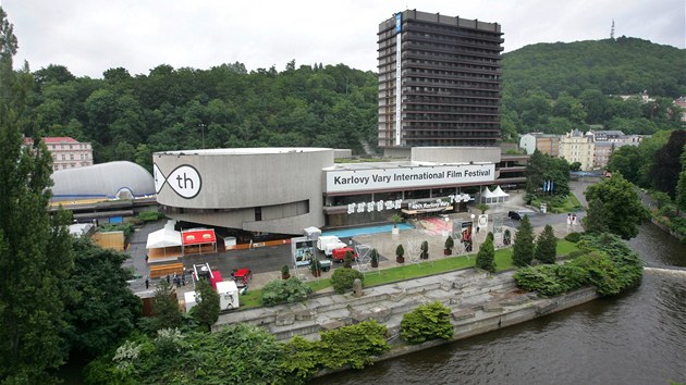 V karlovarskm hotelu Thermal finiuj ppravy na 48. ronk mezinrodnho filmovho festivalu.