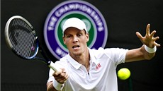 POHODOVÝ START. Tomá Berdych na úvod Wimbledonu suverénn zdolal Slováka Kliana.