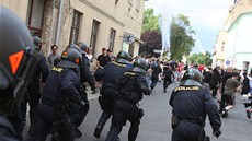 Rozsáhlé demonstrace eskem zmítaly ji v uplynulých dvou msích v Duchcov a...