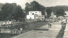 Pvodní lázn vedly od Rybáské ulice. Na jejich míst te stojí paneláky,