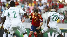 Španělský obránce Jordi Alba na cestě ke svému gólu v utkání proti Nigérii. 