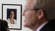 N�kdej�í premiér Austrálie Kevin Rudd oznamuje, �e p�ijímá výzvu sou�asné