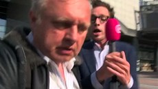 Nizozem�tí reporté�i p�istihli �eského europoslance Miloslava Ransdorfa p�i