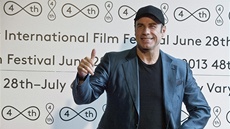 John Travolta na setkání s noviná�i (29. �ervna 2013)