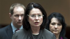 Miroslava N�mcová hovo�í p�i tiskové konferenci stran vládní koalice k získání
