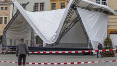 Zícené podium na Velkém námstí v Kromíi.