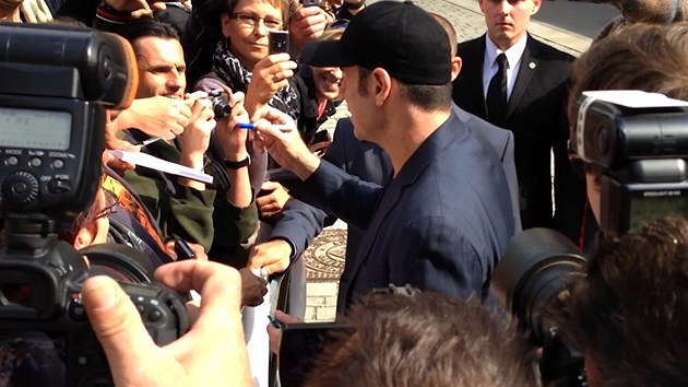 John Travolta opustil 48. ronk Mezinrodnho filmovho festivalu Karlovy Vary (30.6. 2013).