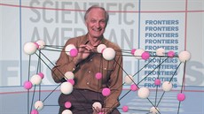 Alan Alda uvádl poad Scientific American Frontiers pro PBS (americká...