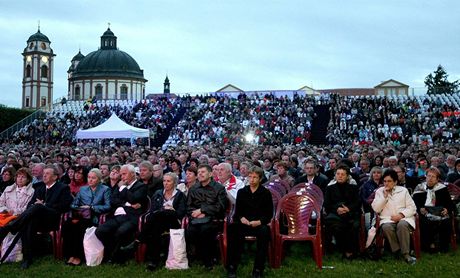 Zámecká zahrada jaromického zámku bude patit festivalu Petra Dvorského (snímek z úvodního galakoncertu v roce 2010).