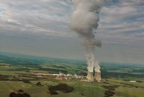 Lokalita Janoch se rozkládá zhruba dva kilometry od Jaderné elektrárny Temelín.