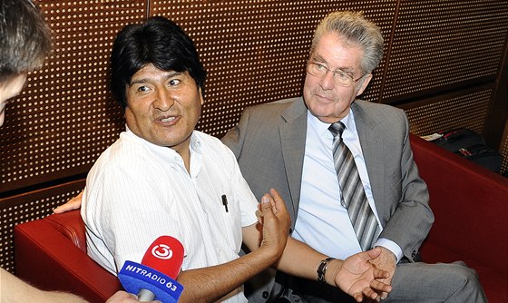 Bolivijský prezident Evo Morales a jeho rakouský protjek Heinz Fischer na