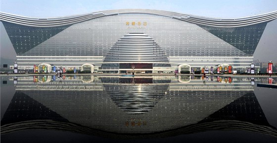 Nov otevené Globální centrum nového století v ínské provincii S'-chuan je...