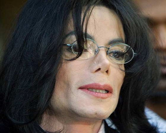Michael Jackson na snímku z roku 2004